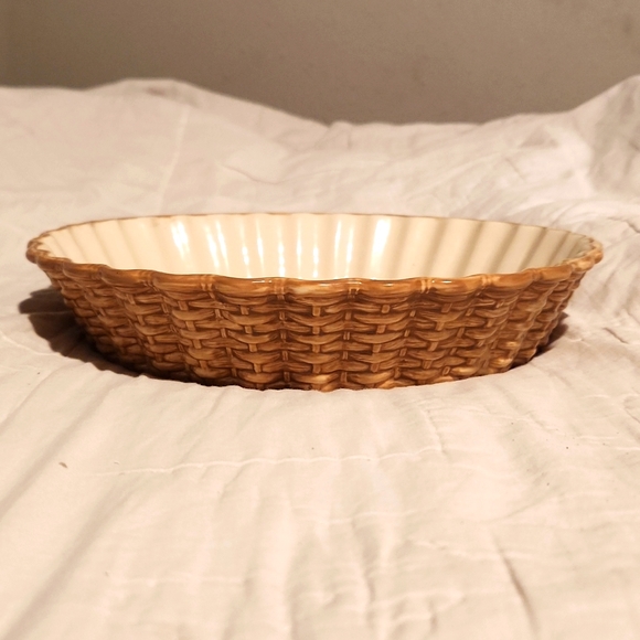 Cracket Barrel "apple basket" pie plate - Picture 3 of 4